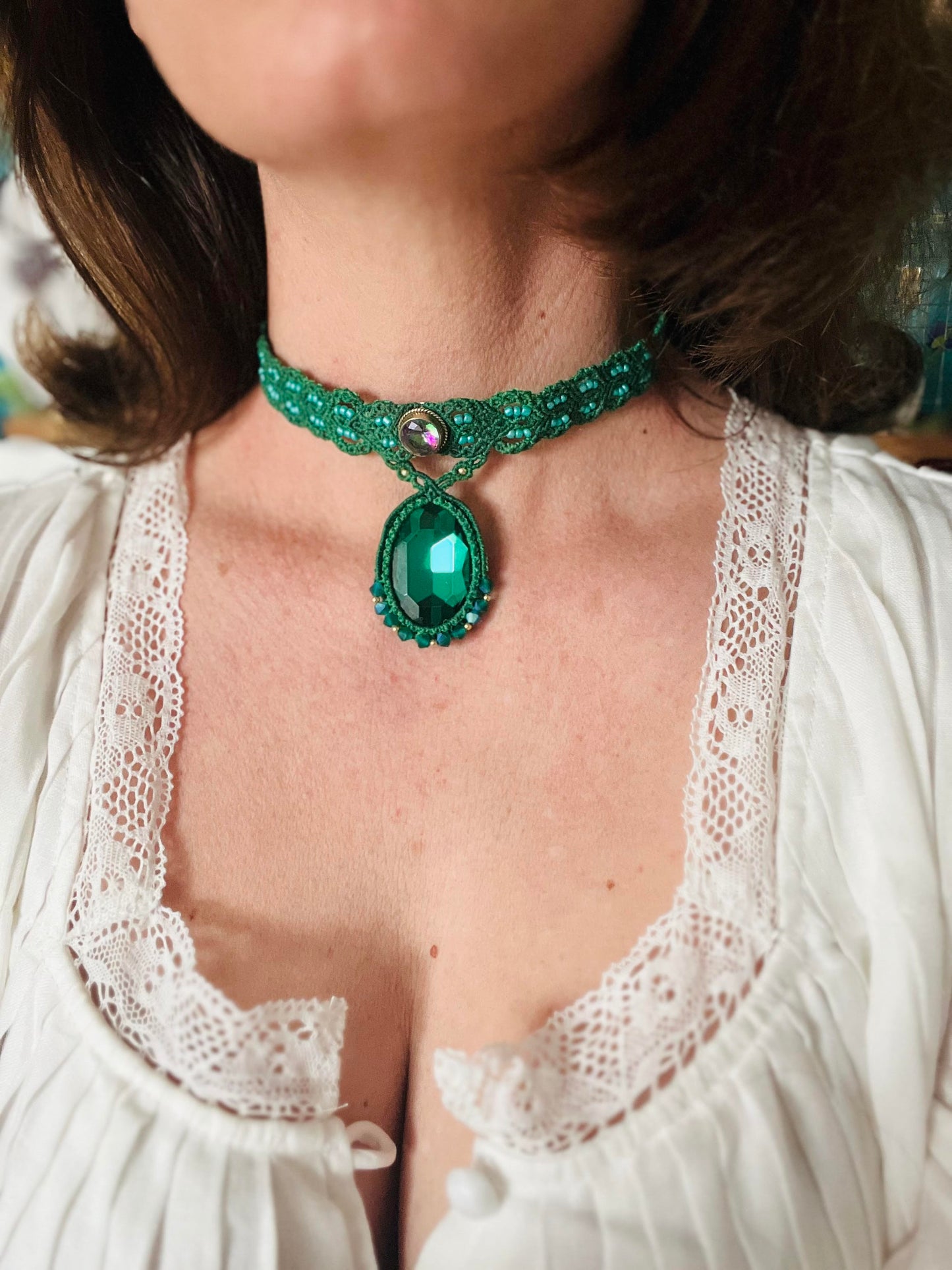 Collier en micro-macramé Swaroski vert
