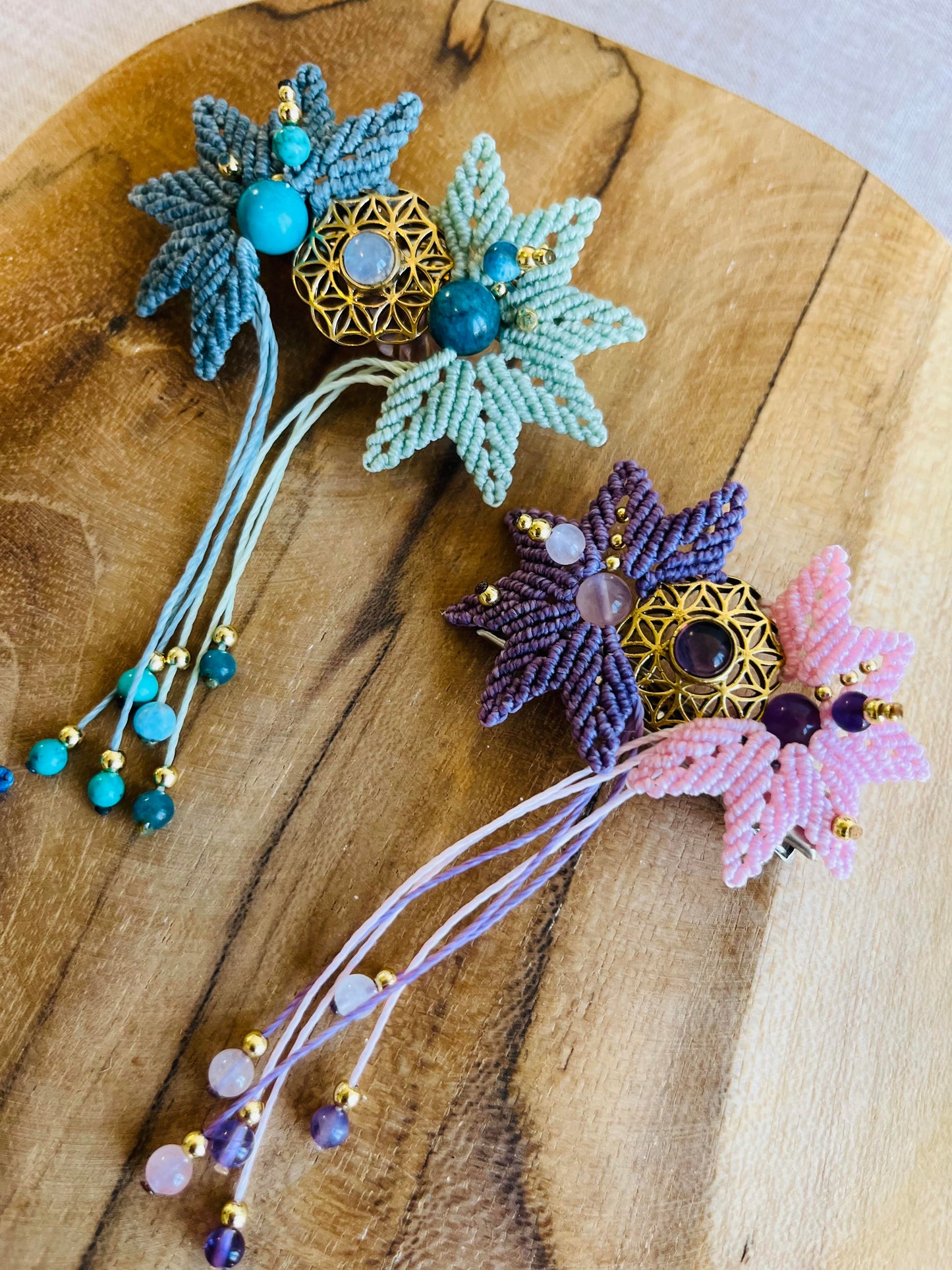 Barrettes en micro-macramé Clochette