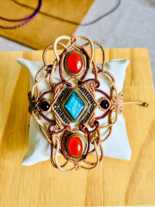 Manchette Ostara XL en micro-macramé