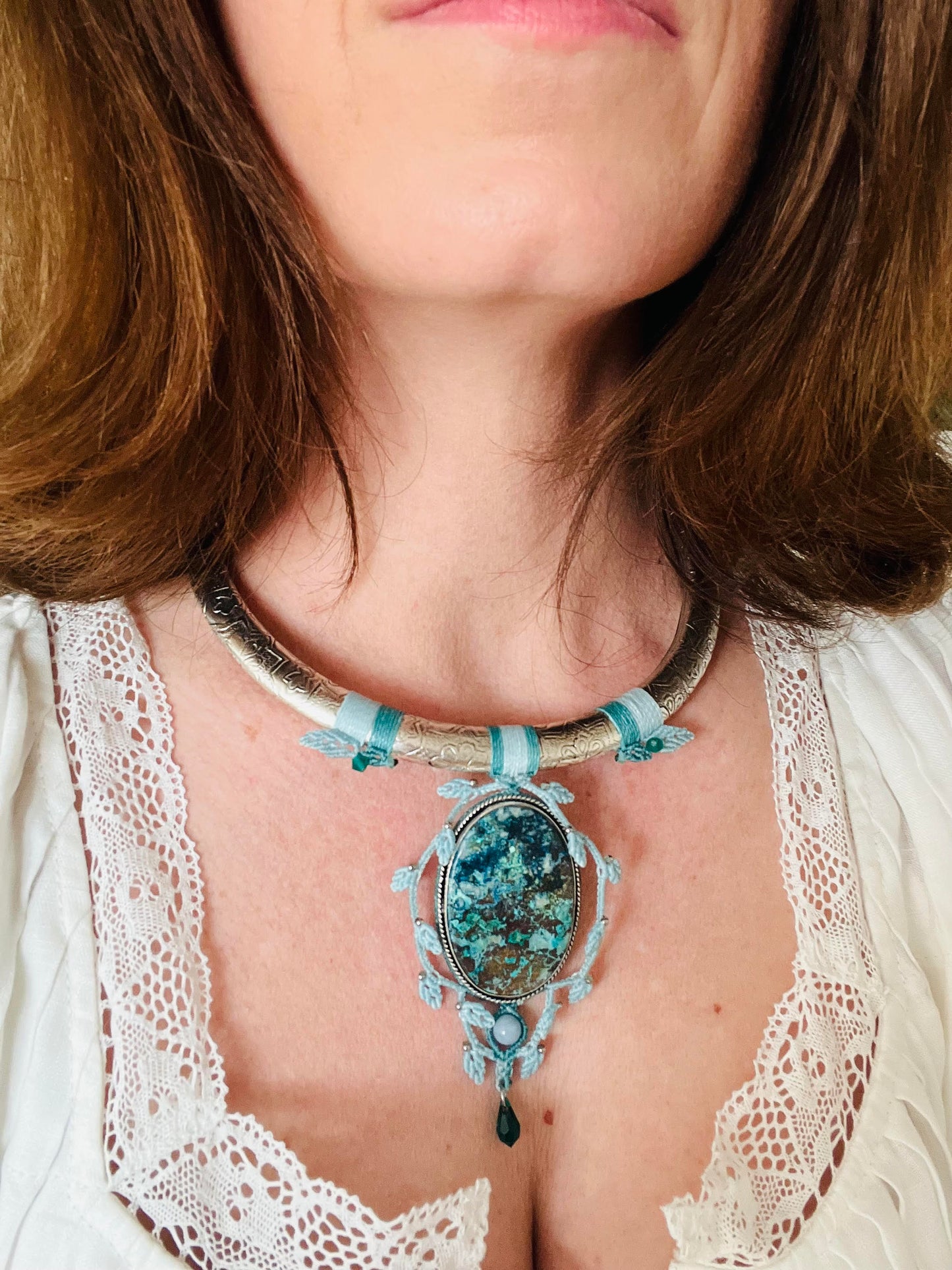 Torque en micro-macramé Isaé Ciela